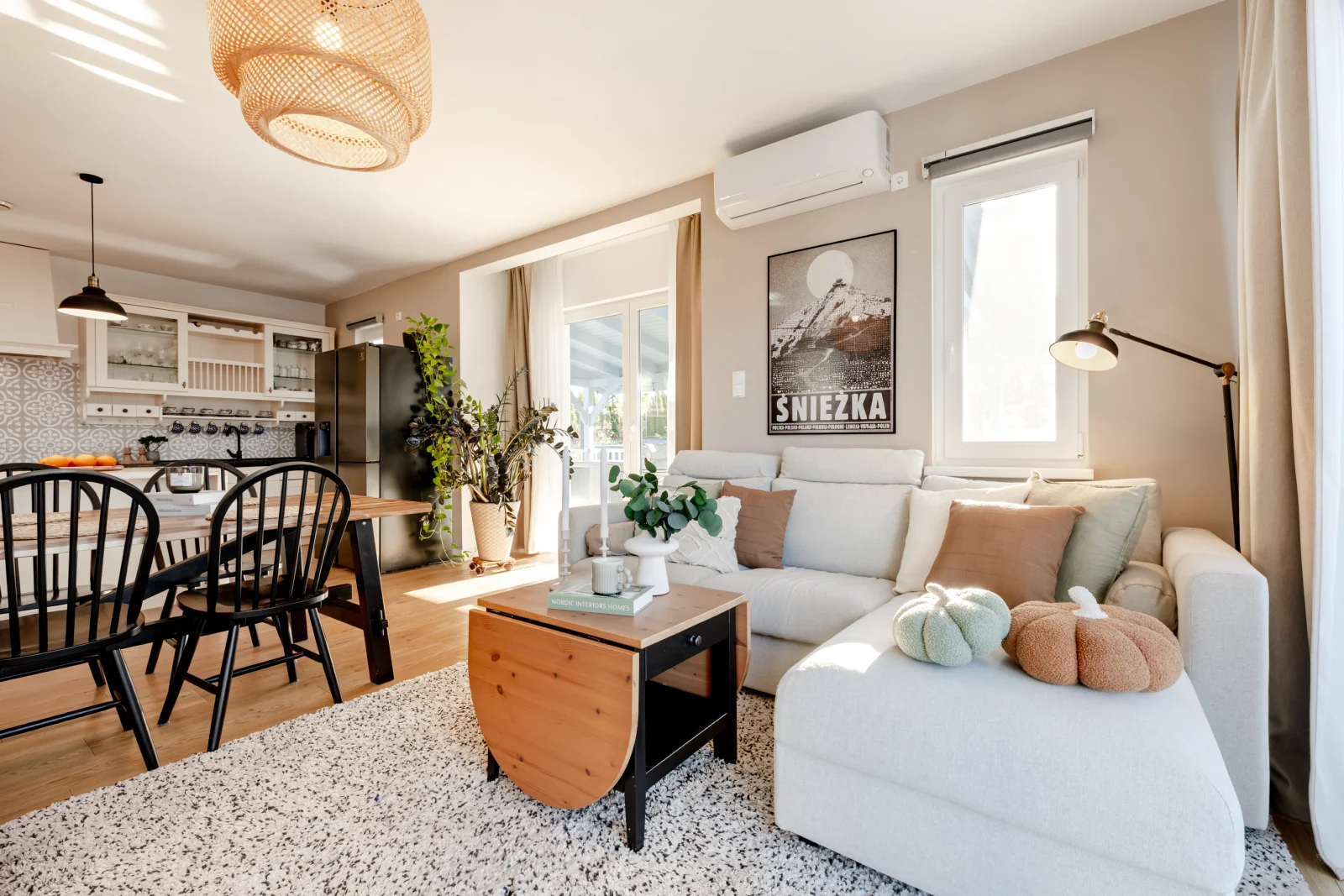 Wnętrze po home stagingu